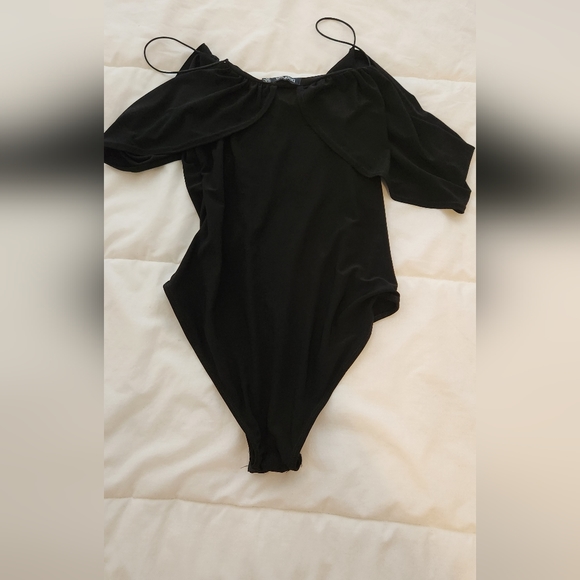 Boohoo off the shoulder bodysuit size US 6 - Picture 9 of 10